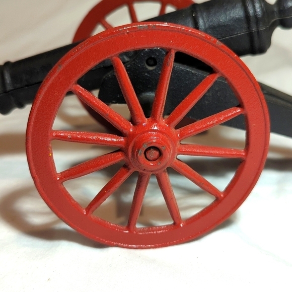 Vintage Cast Iron Black Field Cannon Red Spoke Wheel Toy Collectible Antique - Picture 4 of 12